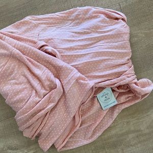 Solly Baby Wrap in Swiss dot pink